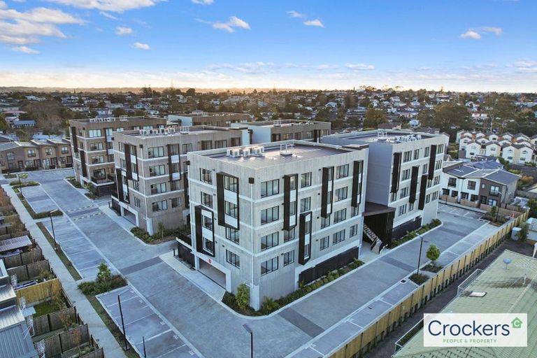 Photo of property in 150 Mcleod Road, Te Atatu South, Auckland, 0610