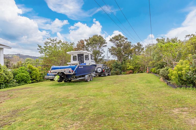 Photo of property in 118 Whangaparaoa Road, Red Beach, 0932