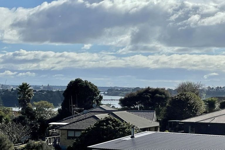 Photo of property in 21 Riverstone Drive, Welcome Bay, Tauranga, 3112