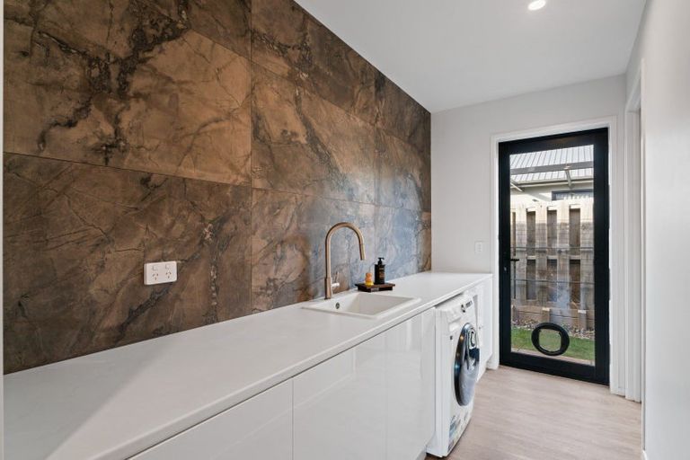 Photo of property in 32 Mount Nicholas Avenue, Wanaka, 9305