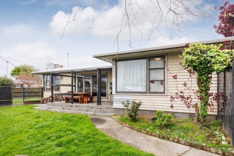 Photo of property in 8 Flint Street, Milson, Palmerston North, 4414