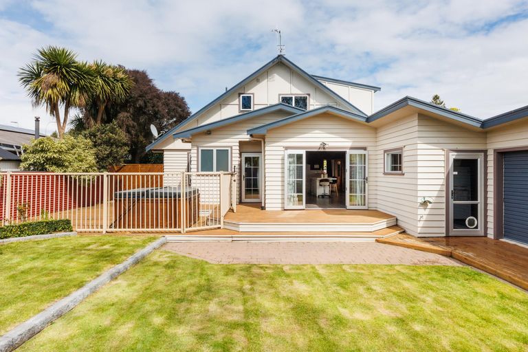 Photo of property in 21 Alan Street, Palmerston North, 4414