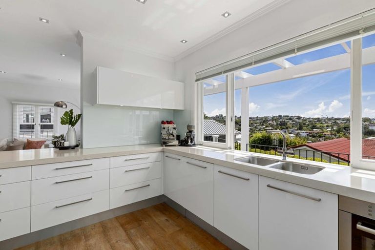 Photo of property in 1/41 East Coast Road, Milford, Auckland, 0620