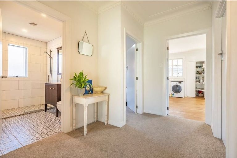 Photo of property in 27 Isadore Road, Saint Clair, Dunedin, 9012