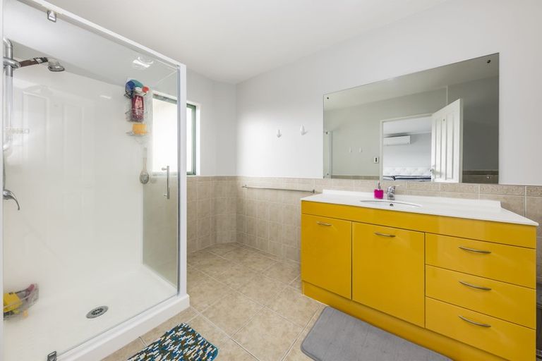 Photo of property in 38 Maypark Crescent, Flat Bush, Auckland, 2016