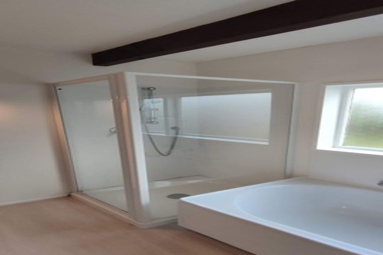 Photo of property in 39b Parkvale Road, Karori, Wellington, 6012