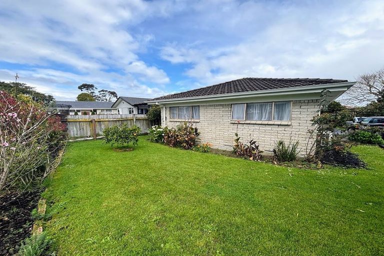 Photo of property in 1/13 Royal Arch Place, Rosehill, Papakura, 2113