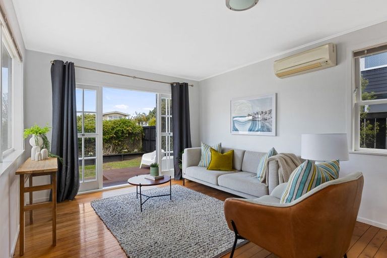Photo of property in 1/45 Seine Road, Forrest Hill, Auckland, 0620