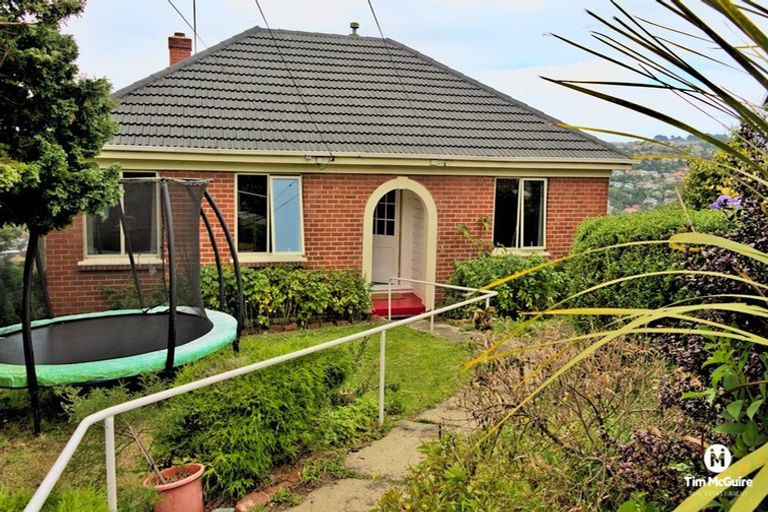 Photo of property in 139 Forfar Street, Clyde Hill, Dunedin, 9011