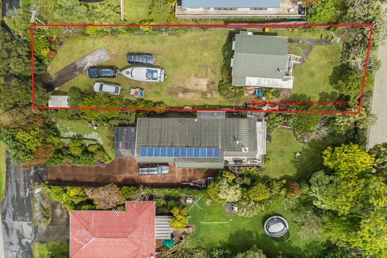 Photo of property in 118 Whangaparaoa Road, Red Beach, 0932