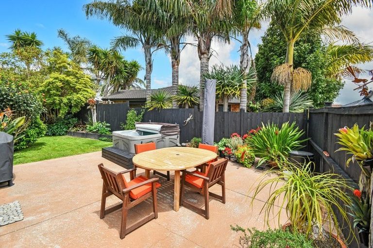 Photo of property in 12 Phoenicia Court, The Gardens, Auckland, 2105