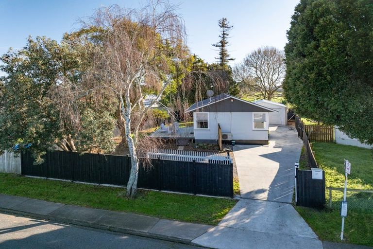 Photo of property in 27 Jupiter Street, Rosehill, Papakura, 2113