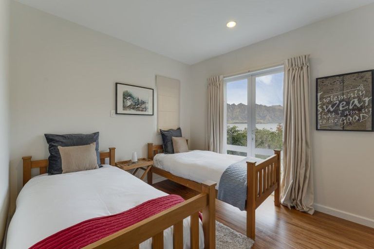 Photo of property in 6 Matau Place, Fernhill, Queenstown, 9300