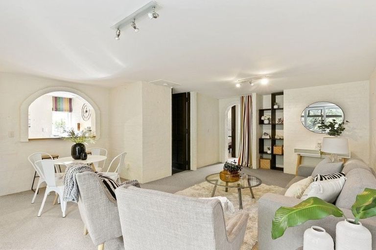 Photo of property in 141i Churton Drive, Churton Park, Wellington, 6037