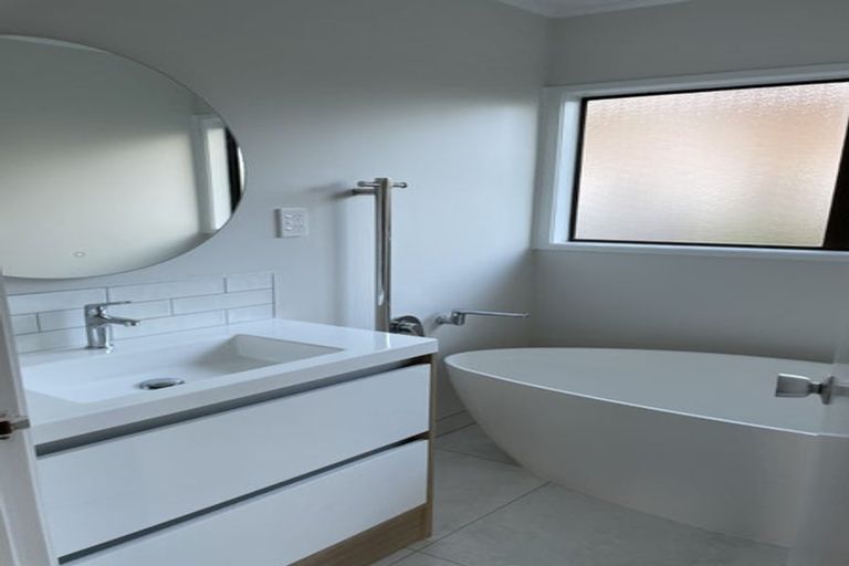 Photo of property in 227 Titirangi Road, Titirangi, Auckland, 0604