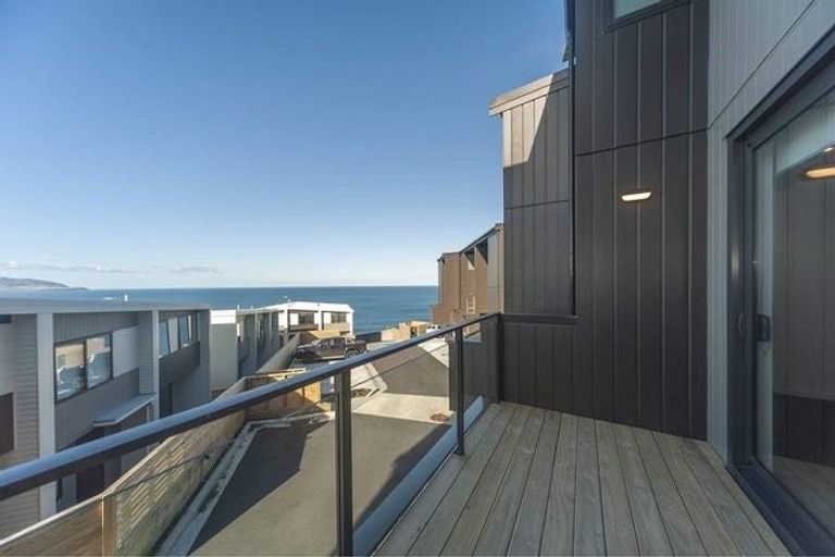 Photo of property in 52 High Street, Island Bay, Wellington, 6023