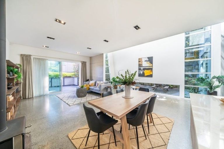 Photo of property in 47 Korokoro Road, Korokoro, Lower Hutt, 5012