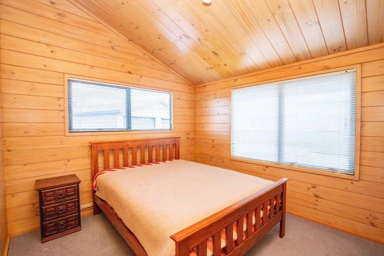 Photo of property in 12 Walton Place, Ngatea, 3503