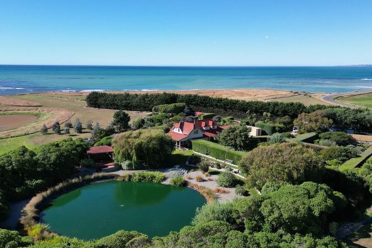 Photo of property in 964 Waianakarua Road, Herbert, 9495