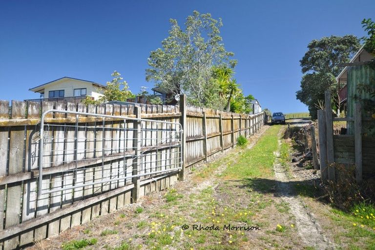 Photo of property in 32 Sandy Beach Road, Tinopai, 0593