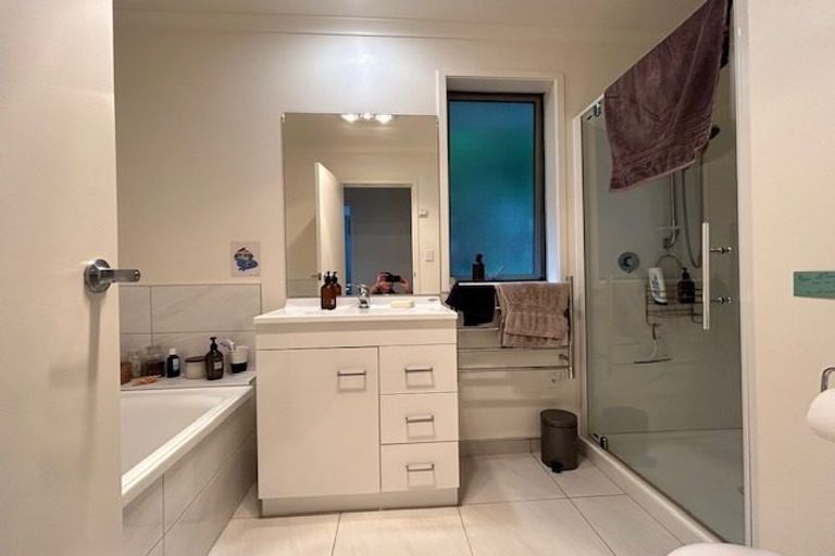 Photo of property in 24 Laly Haddon Place, Matakana, 0985