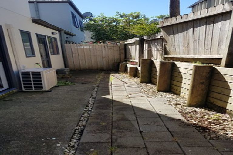 Photo of property in 8 Lumino Lane, Henderson, Auckland, 0612