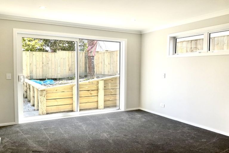 Photo of property in 92a Horoeka Street, Stokes Valley, Lower Hutt, 5019