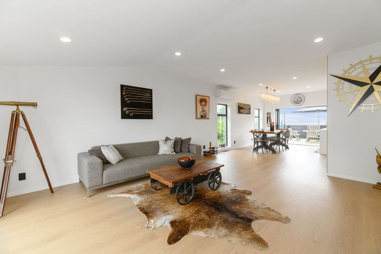 Photo of property in 441 Titirangi Road, Titirangi, Auckland, 0604