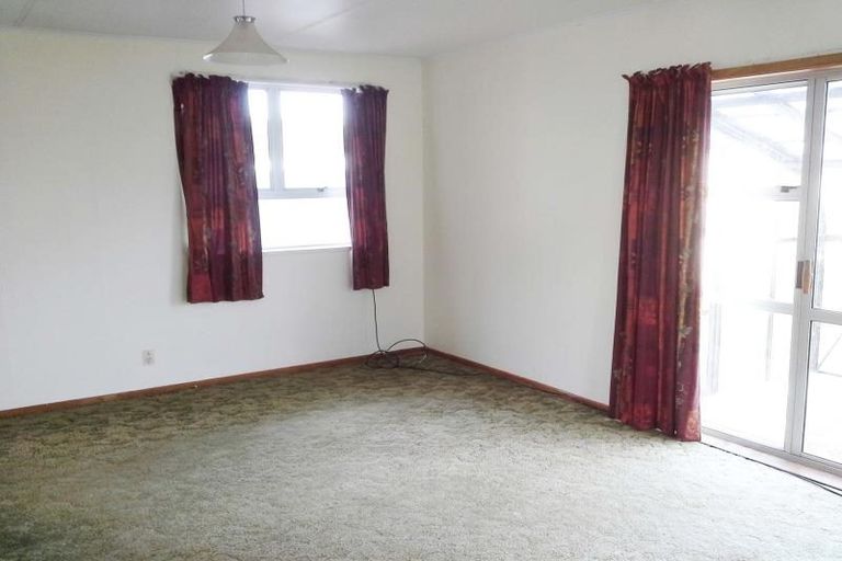 Photo of property in 16 Rangitake Drive, Spotswood, New Plymouth, 4310