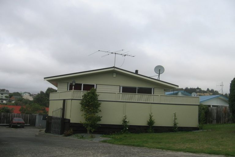 Photo of property in 37 Woolwich Close, Whitby, Porirua, 5024