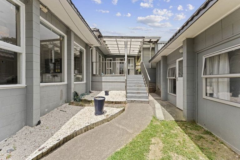 Photo of property in 7 Phoenix Place, Papatoetoe, Auckland, 2025