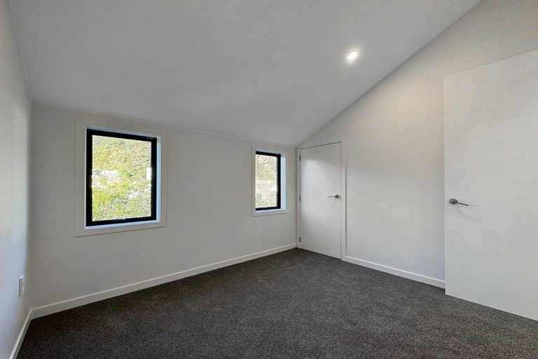 Photo of property in 4/323 Riverside Drive, Waterloo, Lower Hutt, 5011