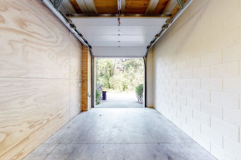 Photo of property in 15 San Sebastian Road, Kelburn, Wellington, 6012