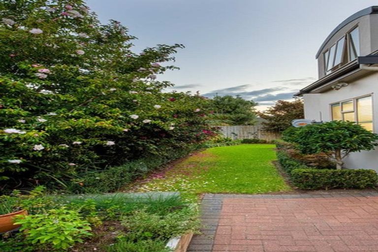 Photo of property in 1/12 Brook Street, Milford, Auckland, 0620