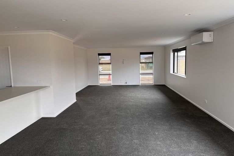 Photo of property in 4 Cousins Street, Woodend, 7691