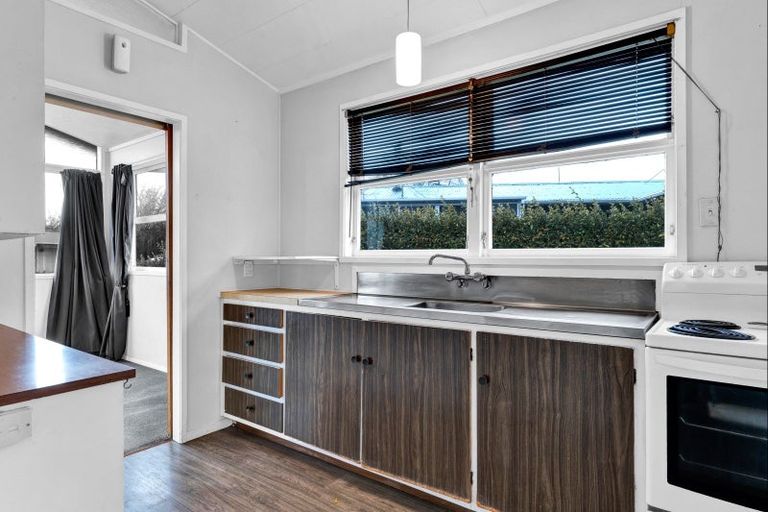 Photo of property in 13 Newbury Place, Waitara, 4320