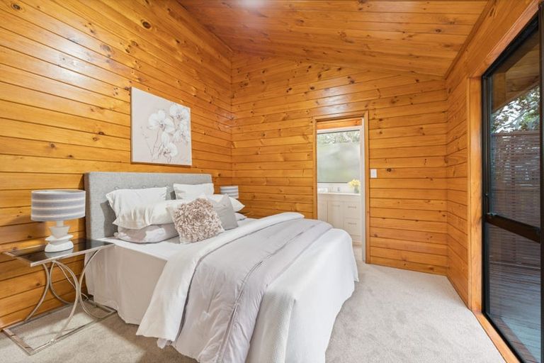 Photo of property in 8 Chardon Place, Henderson, Auckland, 0612