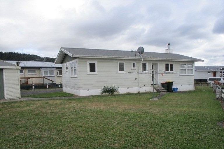 Photo of property in 12 Fenruss Street, Fairy Springs, Rotorua, 3015