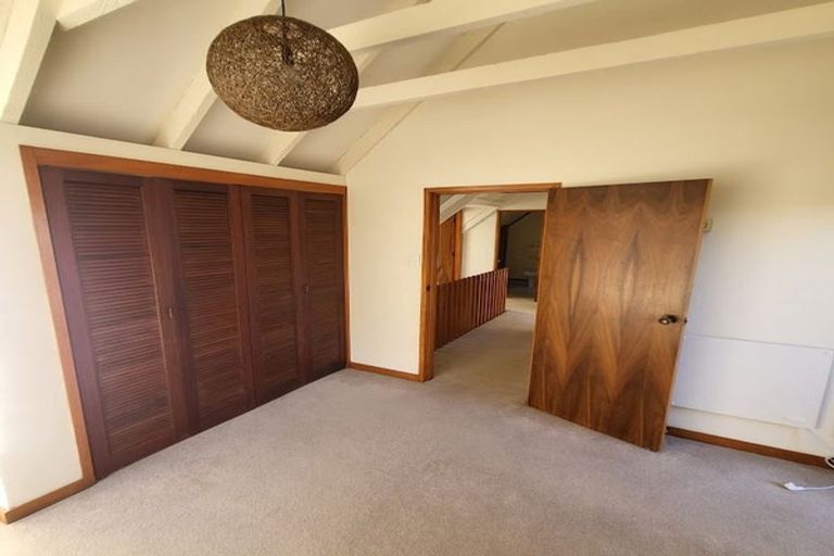 Photo of property in 7 Francis Bell Grove, Lowry Bay, Lower Hutt, 5013