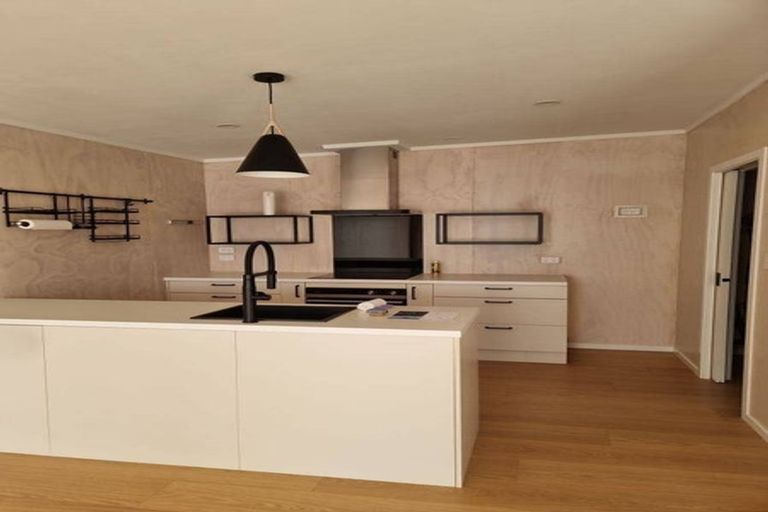 Photo of property in 9a Russell Street, Picton, 7220