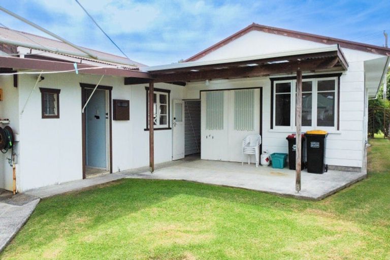 Photo of property in 35 West Crescent, Te Puru, Thames, 3575