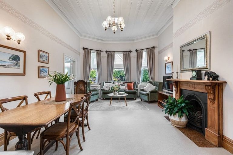 Photo of property in 125 Vauxhall Road, Narrow Neck, Auckland, 0624