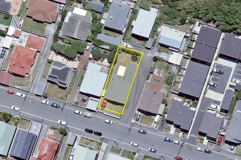 Photo of property in 28 Trent Street, Island Bay, Wellington, 6023