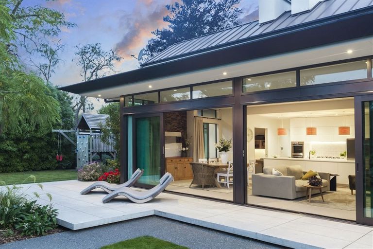 Photo of property in 93 Mays Road, St Albans, Christchurch, 8052