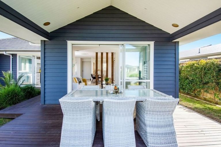 Photo of property in 30 Cassinia Close, Papamoa Beach, Papamoa, 3118