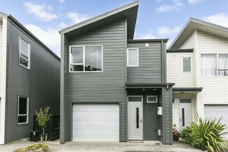 Photo of property in 12/3 Severn Street, Island Bay, Wellington, 6023