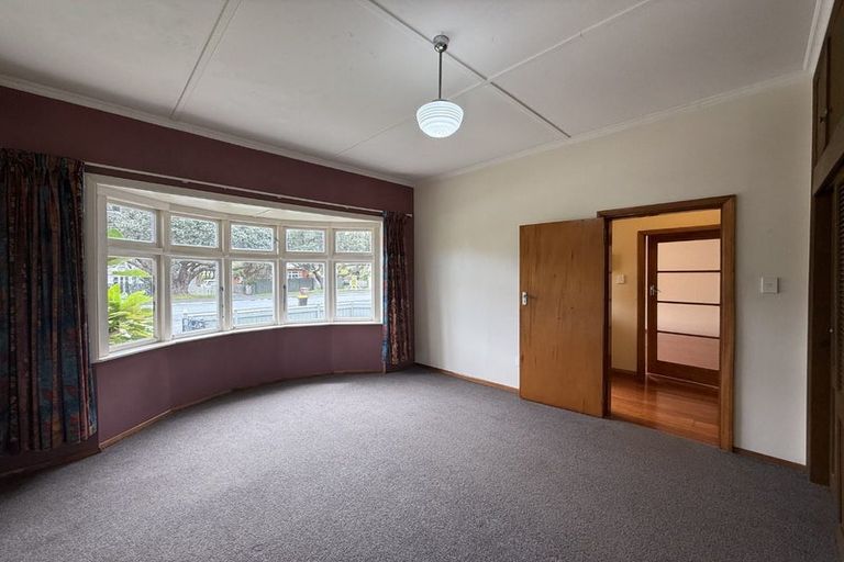 Photo of property in 187 The Parade, Island Bay, Wellington, 6023