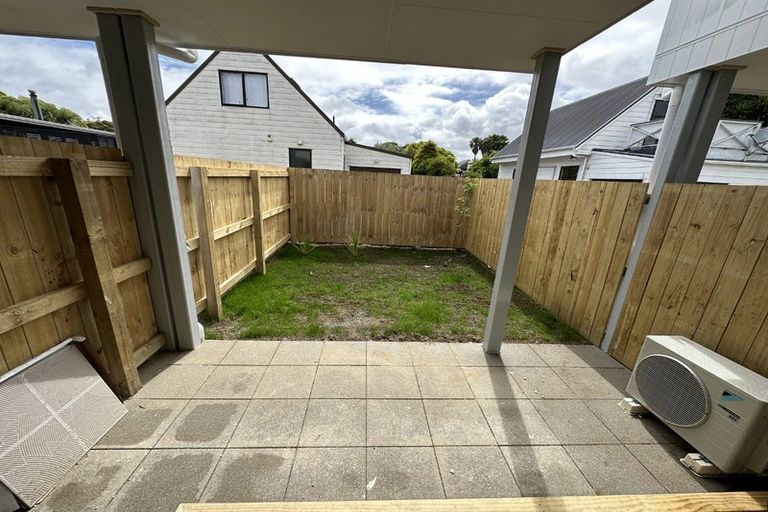 Photo of property in 2/10 Orchard Street, Wadestown, Wellington, 6012