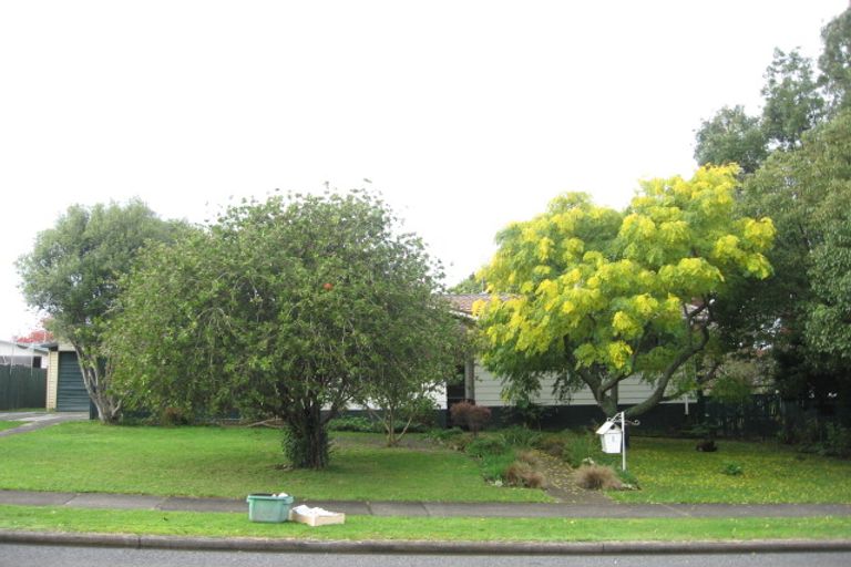 Photo of property in 1 Kereru Place, Half Moon Bay, Auckland, 2012