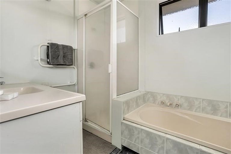 Photo of property in 8 Tane Street, New Lynn, Auckland, 0600
